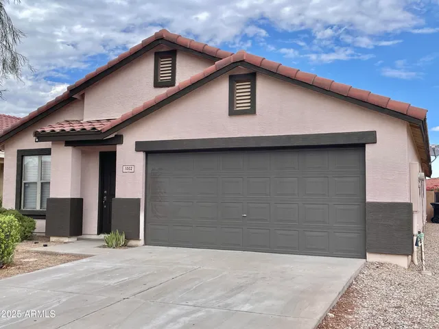 $2,400 | 1002 East Arabian Drive, Gilbert, AZ 85296