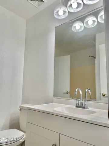 $2,400 | 1002 East Arabian Drive, Gilbert, AZ 85296