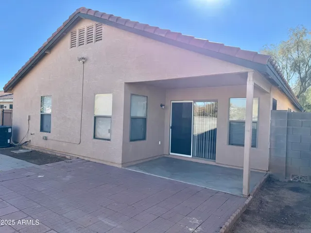 $2,400 | 1002 East Arabian Drive, Gilbert, AZ 85296