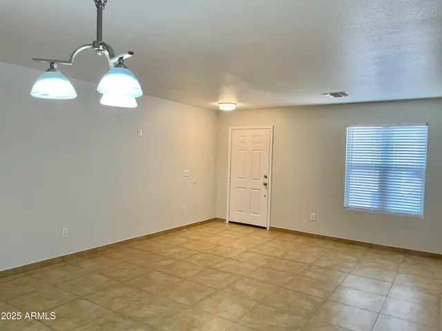 $2,400 | 1002 East Arabian Drive, Gilbert, AZ 85296
