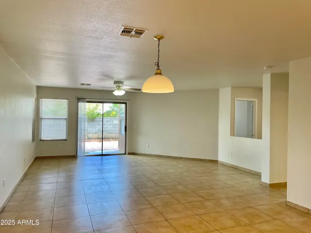 $2,400 | 1002 East Arabian Drive, Gilbert, AZ 85296
