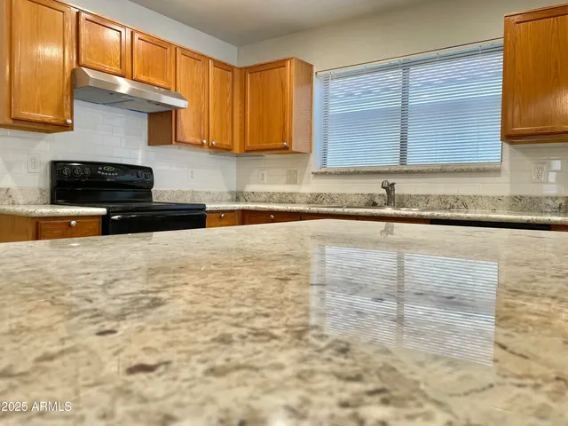 $2,400 | 1002 East Arabian Drive, Gilbert, AZ 85296