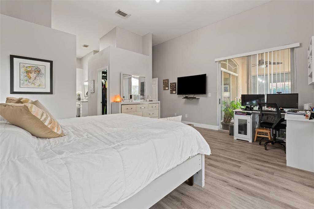 343 Southwest 187th Terrace Pembroke Pines, FL 33029 - Photo 23 of 48