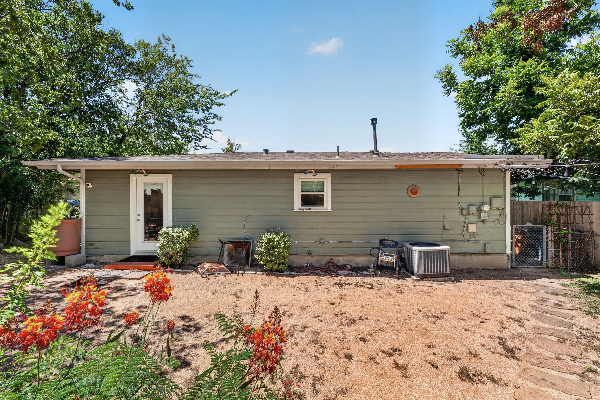 200 East Skyview Road Austin, TX 78752 - Photo 25 of 28 Gallery Image 25