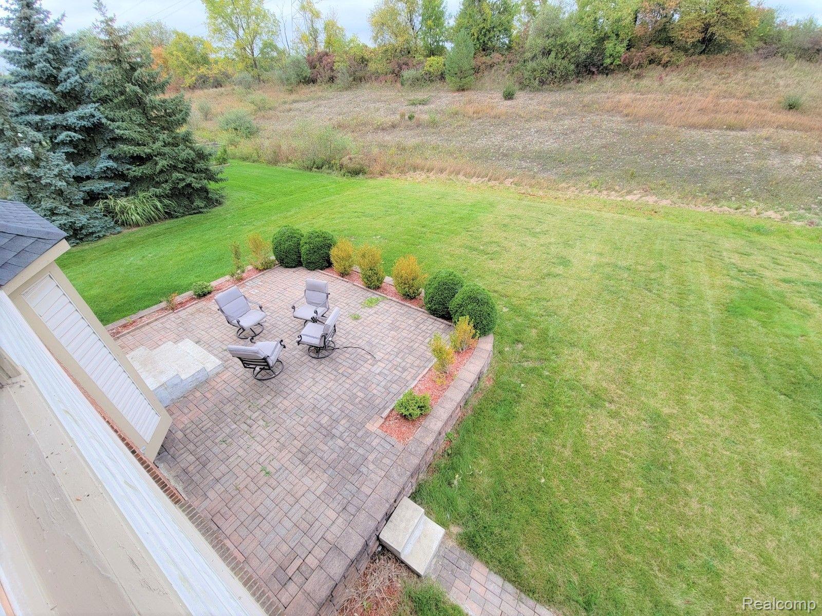 3674 Inverness Drive Rochester, MI 48306 - Photo 2 of 19 OH MY GORGEOUS WALKOUT