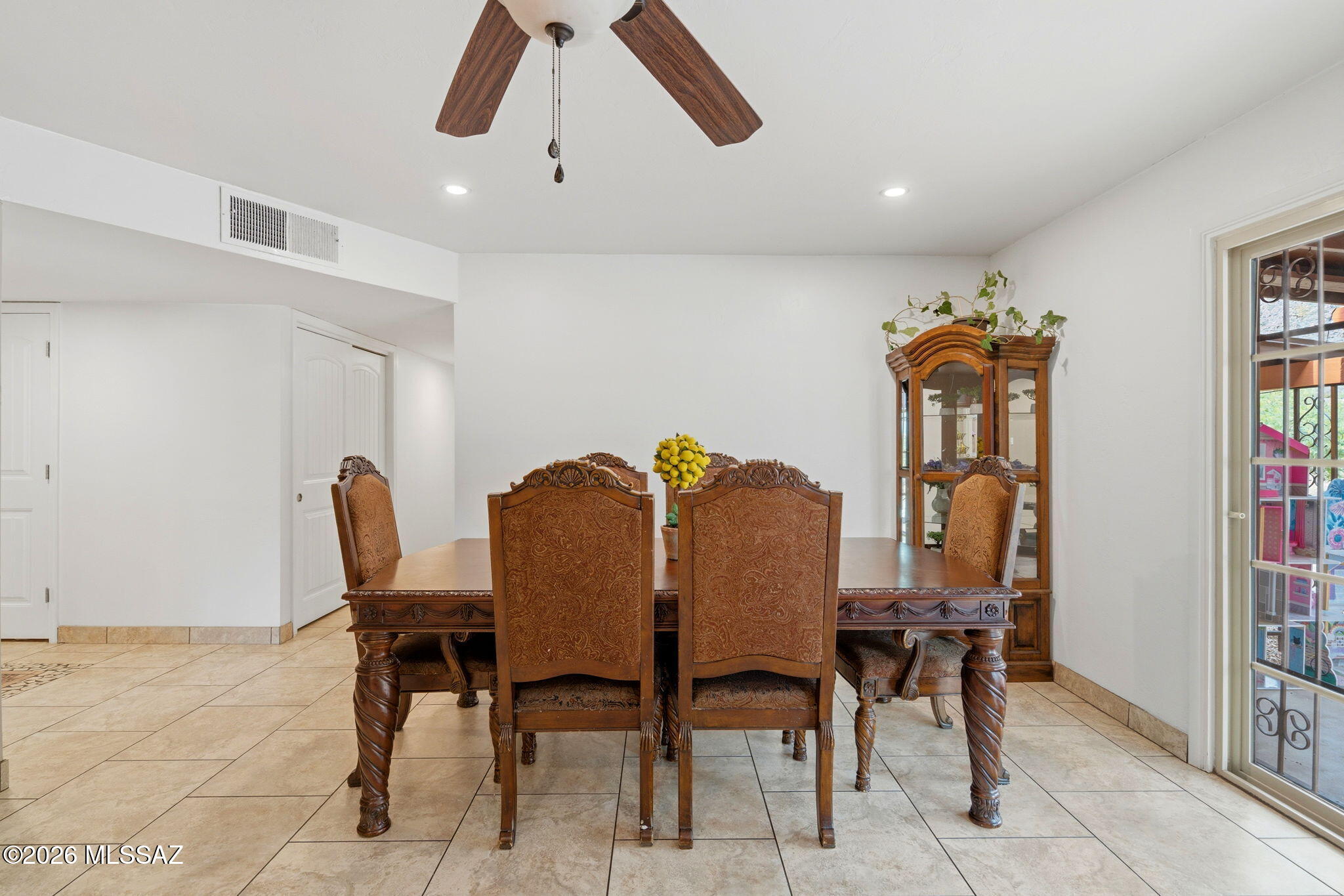 5645 South Caballo Road Tucson, AZ 85746 - Photo 13 of 43 Dining room