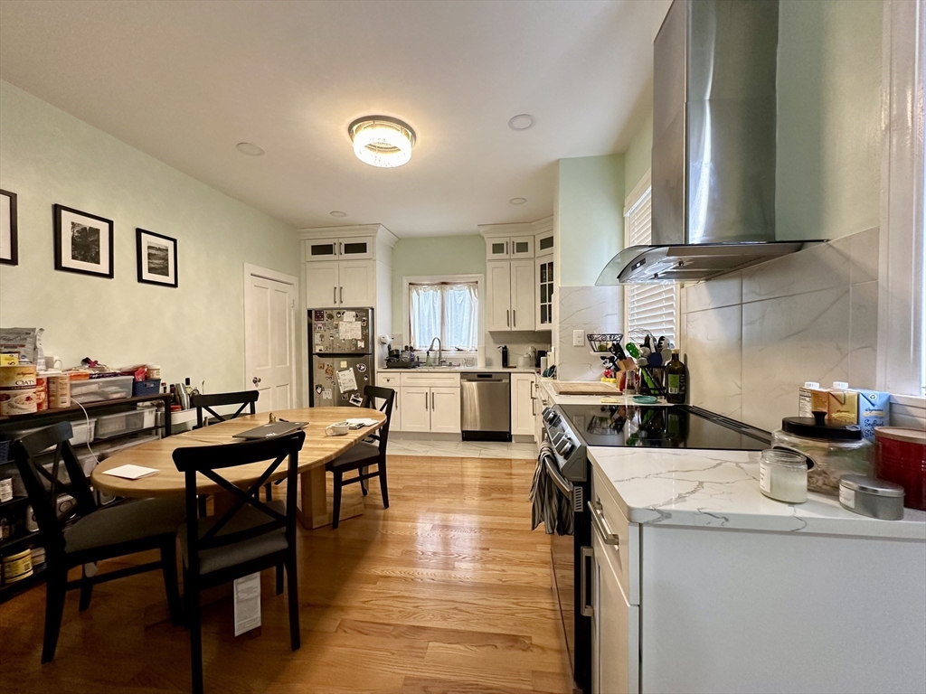 213 Reservoir Road, Unit 2 Chestnut Hill, MA 02467 - Photo 2 of 10