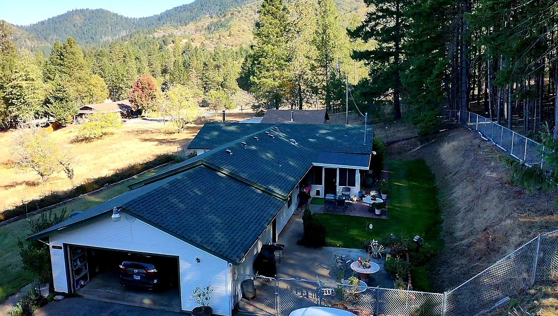 1515 Summit Loop Grants Pass, OR 97527 - Photo 6 of 43 6