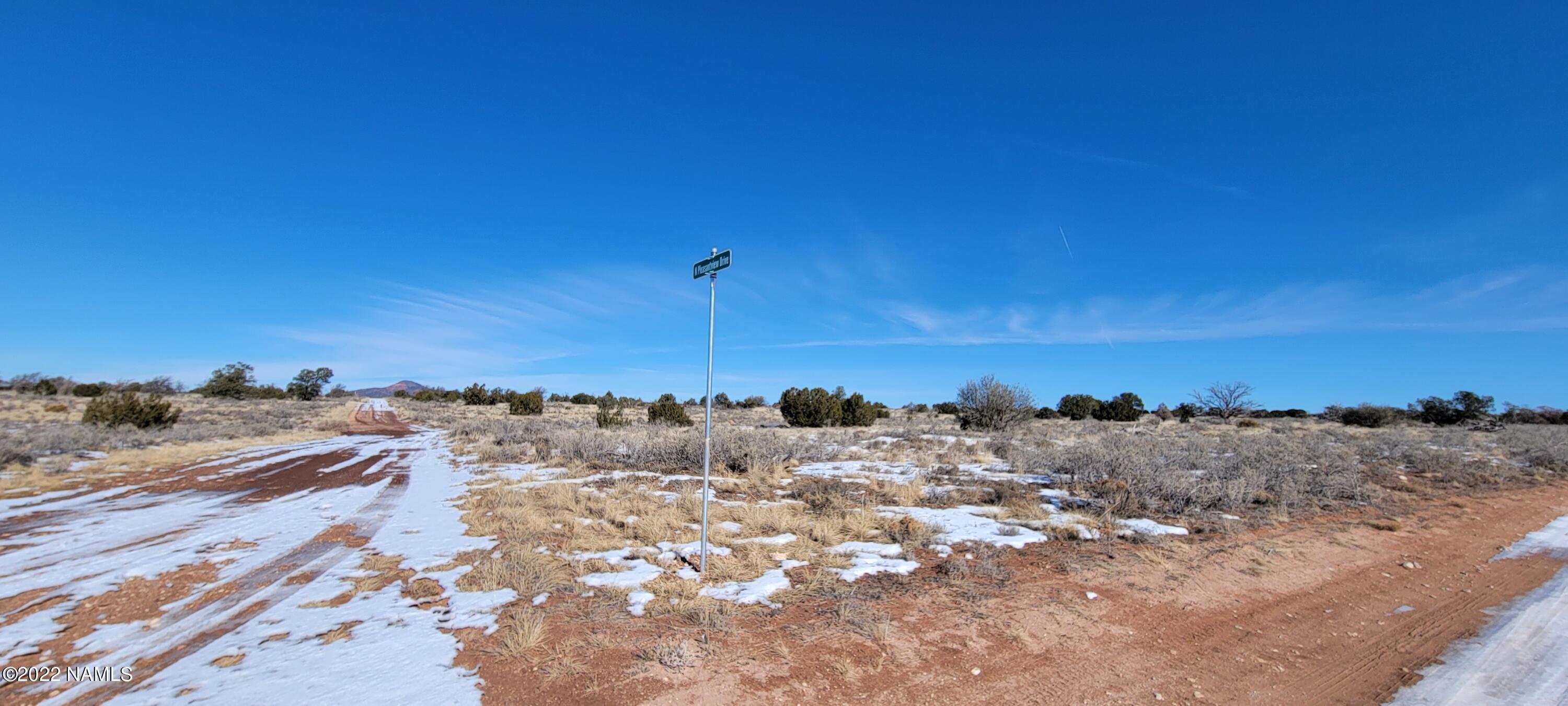 2619 East Woodland Ranch Road Williams, AZ 86046 - Photo 2 of 39 20221221_122836