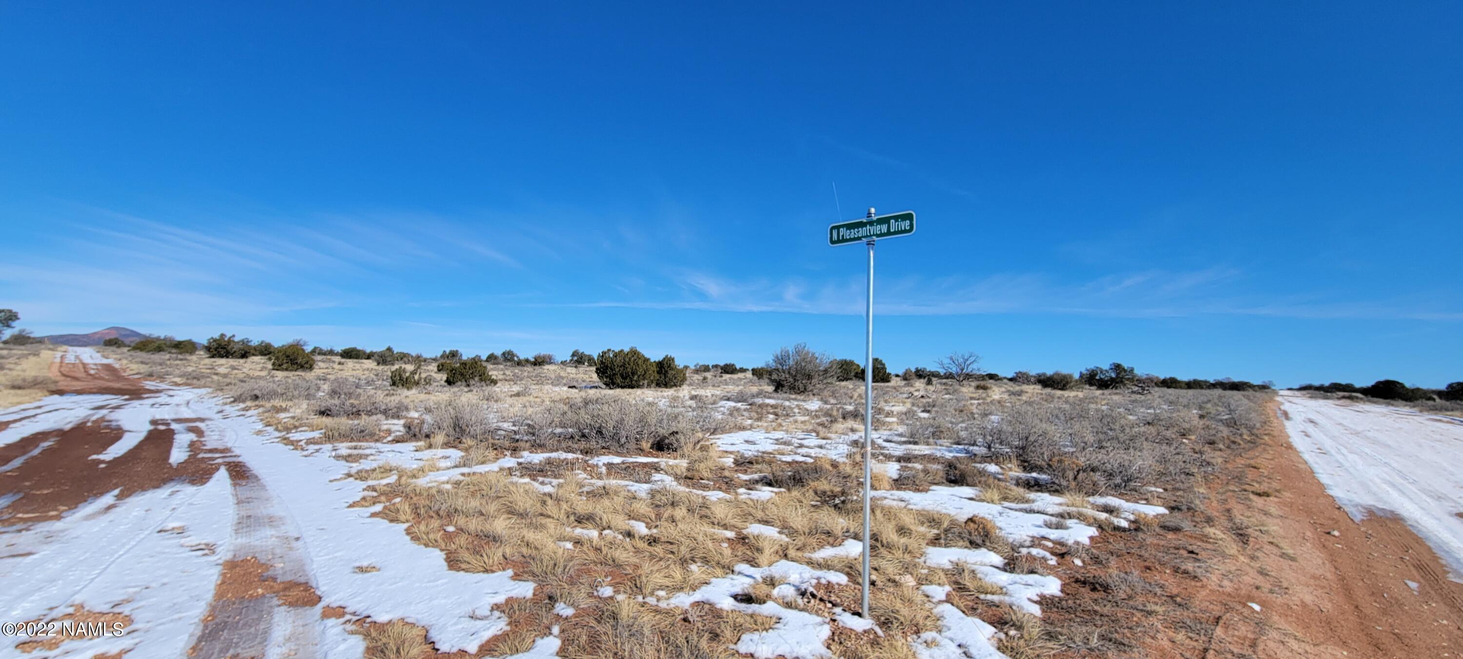 2619 East Woodland Ranch Road Williams, AZ 86046 - Photo 3 of 39 20221221_122855