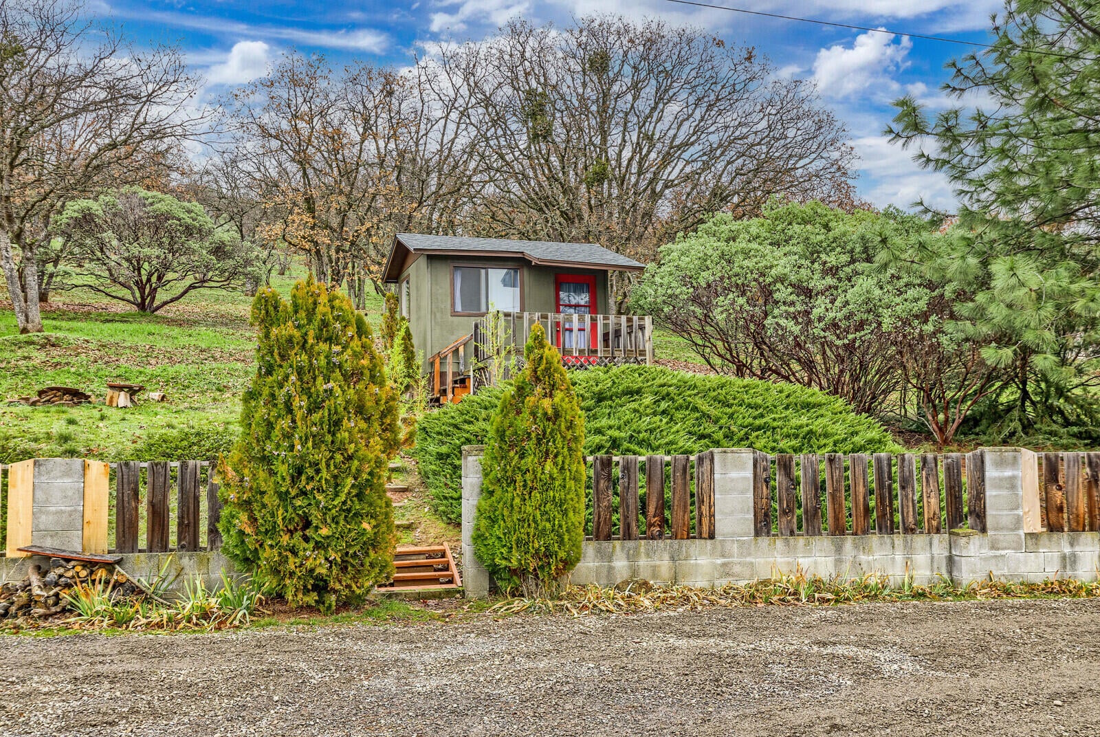 6674 Pioneer Road Medford, OR 97501 - Photo 16 of 68 14_PR_15_mls