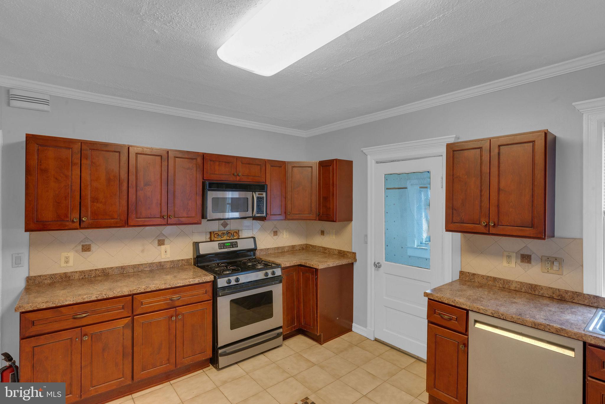 840 Riverside Avenue Trenton, NJ 08618 - Photo 14 of 38 Gallery Image 14