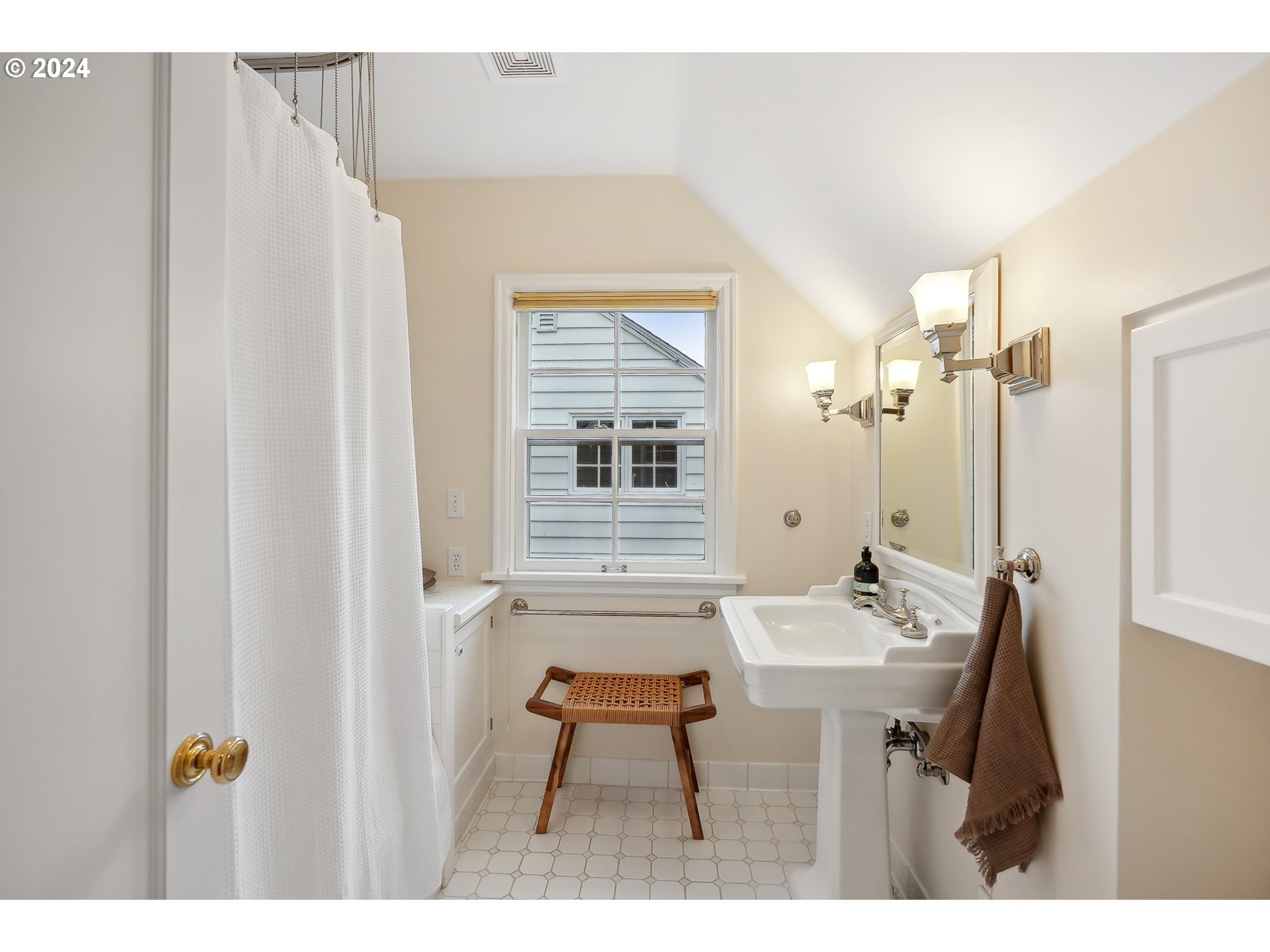 7404 Southeast Reed College Place Portland, OR 97202 - Photo 28 of 48 Gallery Image 28