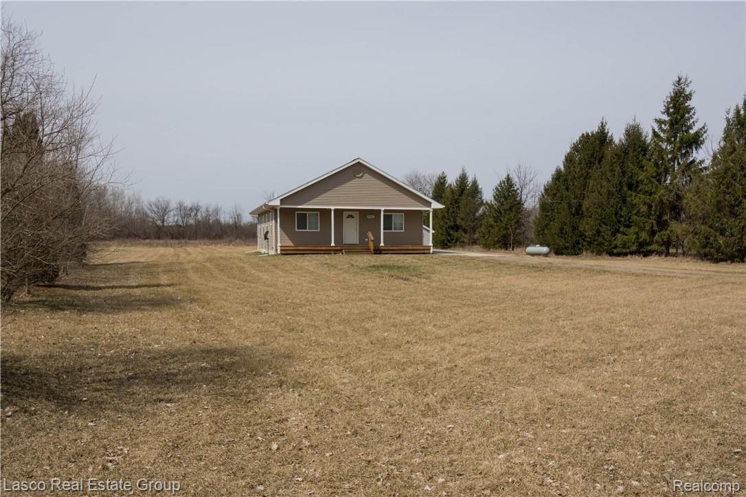 9063 North Center Road Clio, MI 48420 - Photo 16 of 19 DSC_5777.jpg