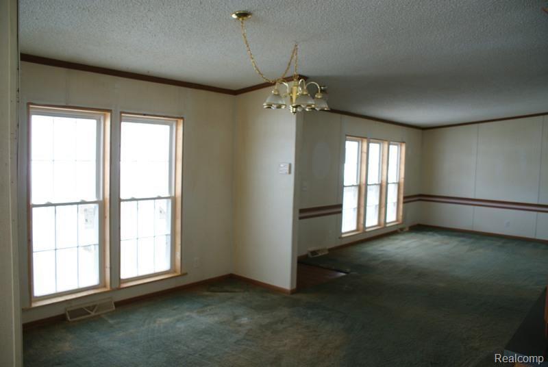 5247 Hollenbeck Road Columbiaville, MI 48421 - Photo 9 of 18 DSC02860.jpg