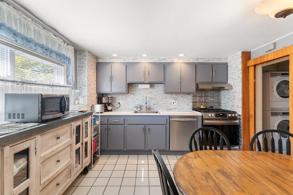 46 Clewley Road Medford, MA 02155 - Photo 9 of 30 Gallery Image 9
