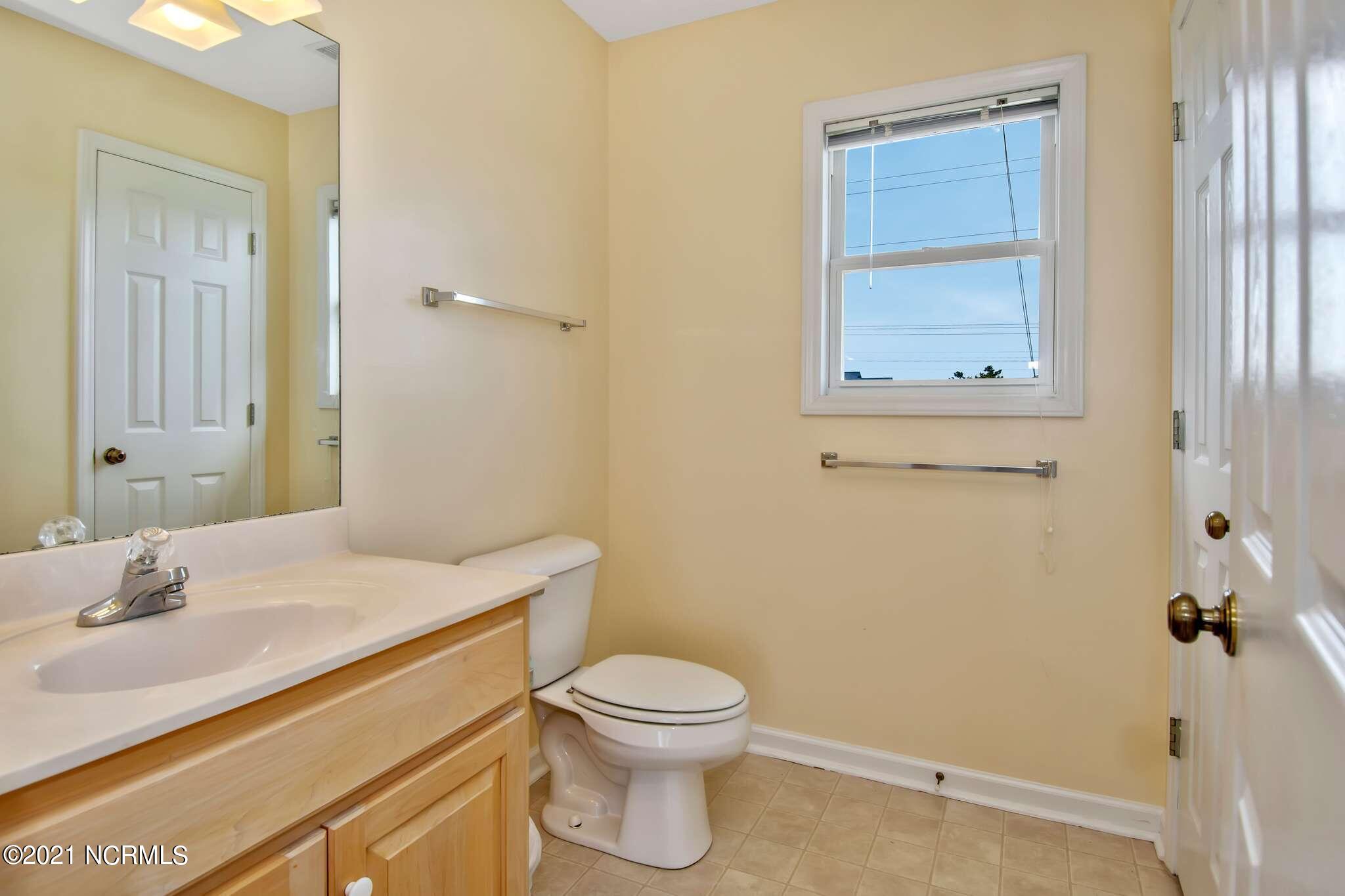 5419 Emerald Drive Emerald Isle, NC 28594 - Photo 11 of 40 11