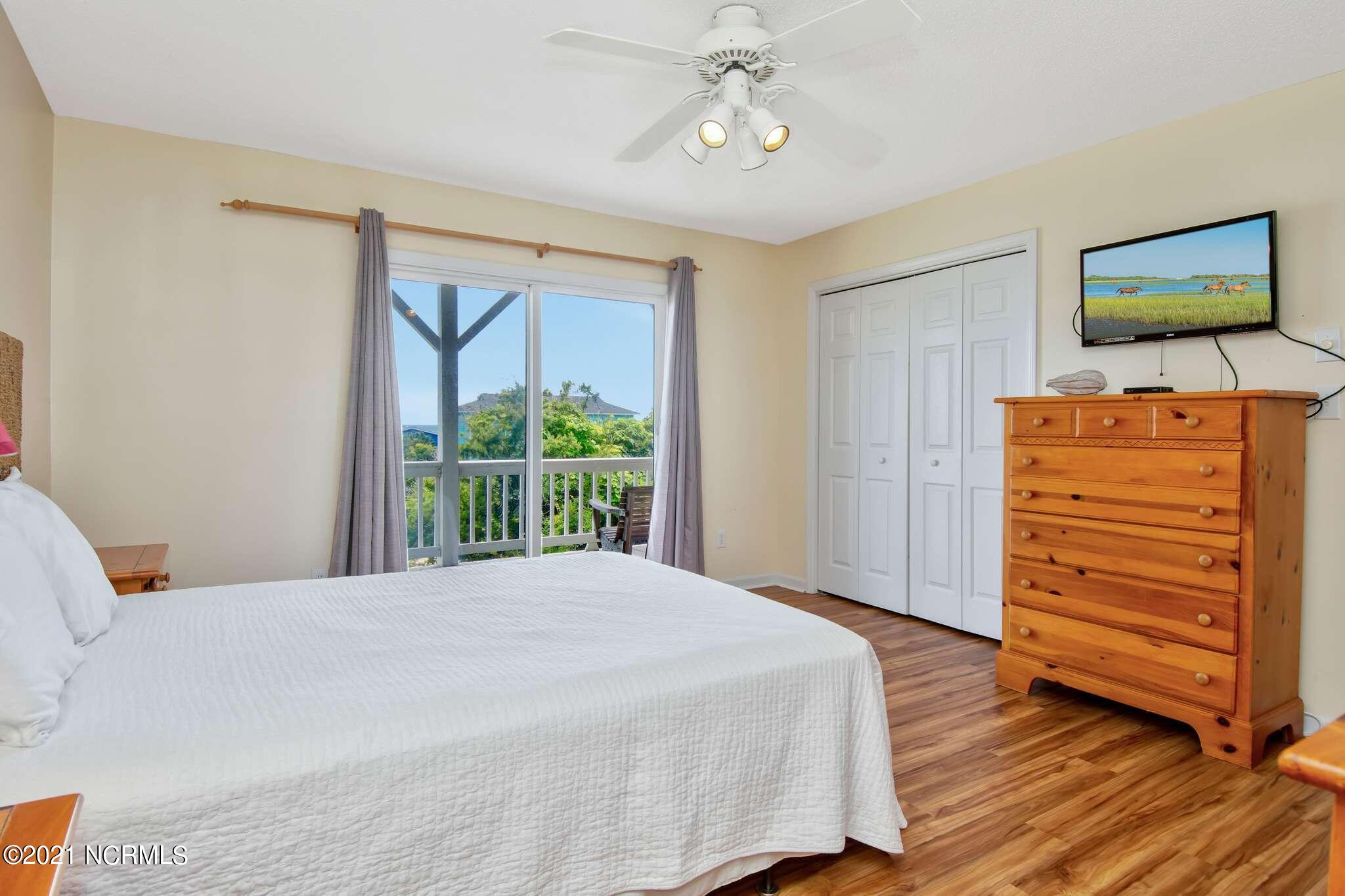 5419 Emerald Drive Emerald Isle, NC 28594 - Photo 19 of 40 19