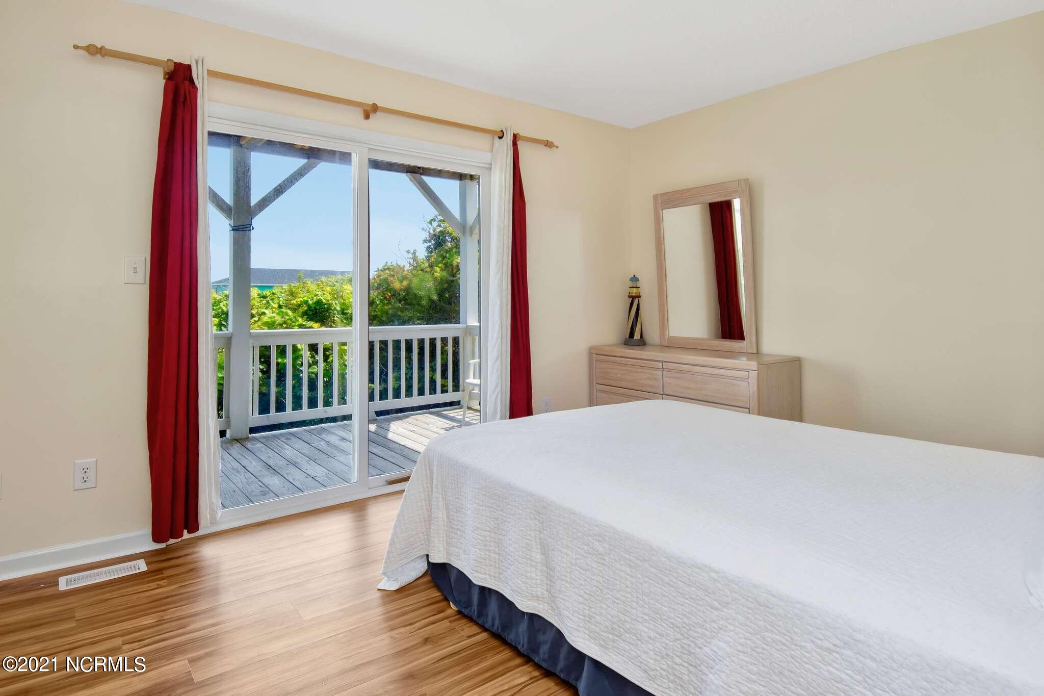 5419 Emerald Drive Emerald Isle, NC 28594 - Photo 21 of 40 21