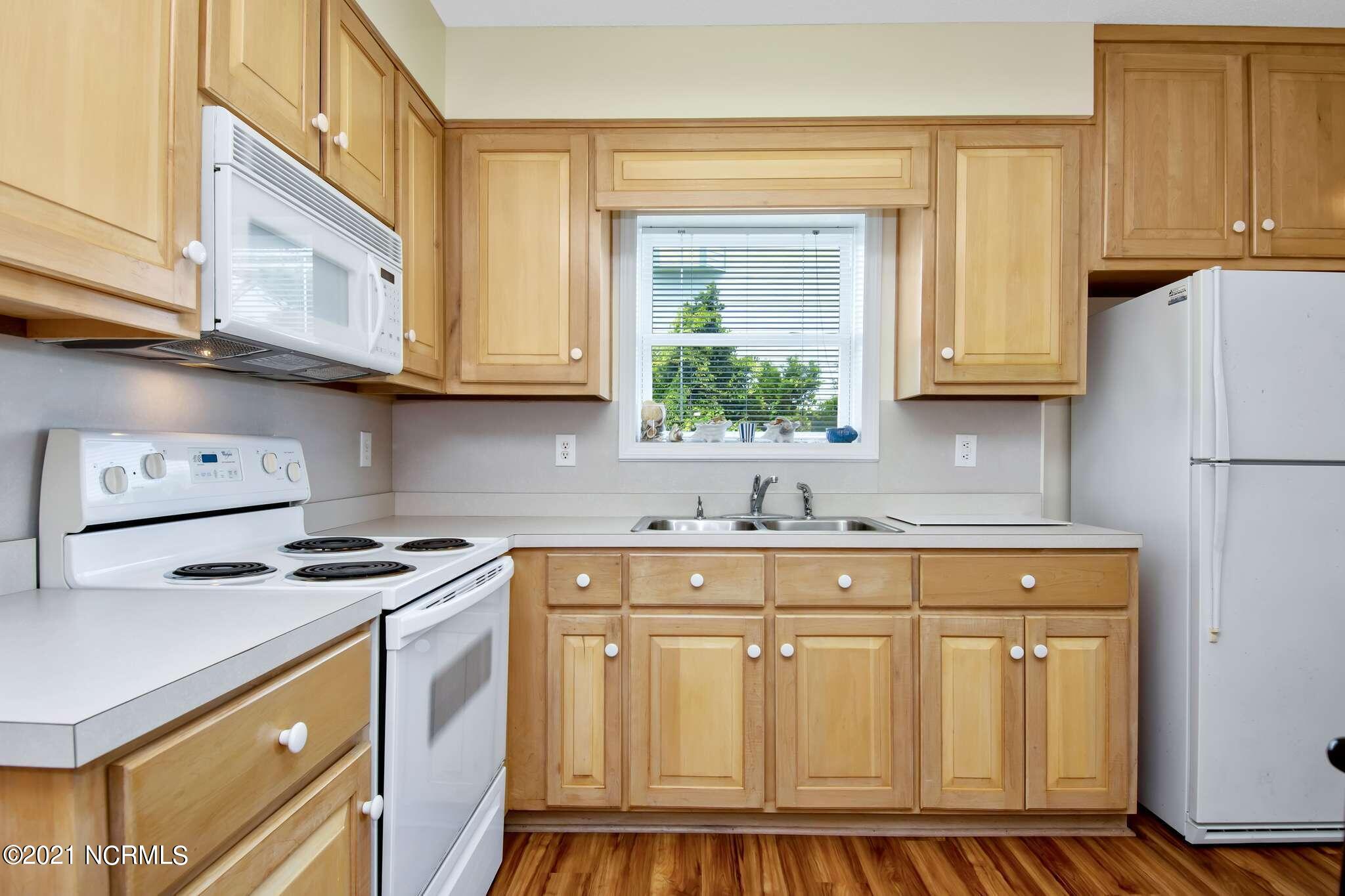 5419 Emerald Drive Emerald Isle, NC 28594 - Photo 32 of 40 32