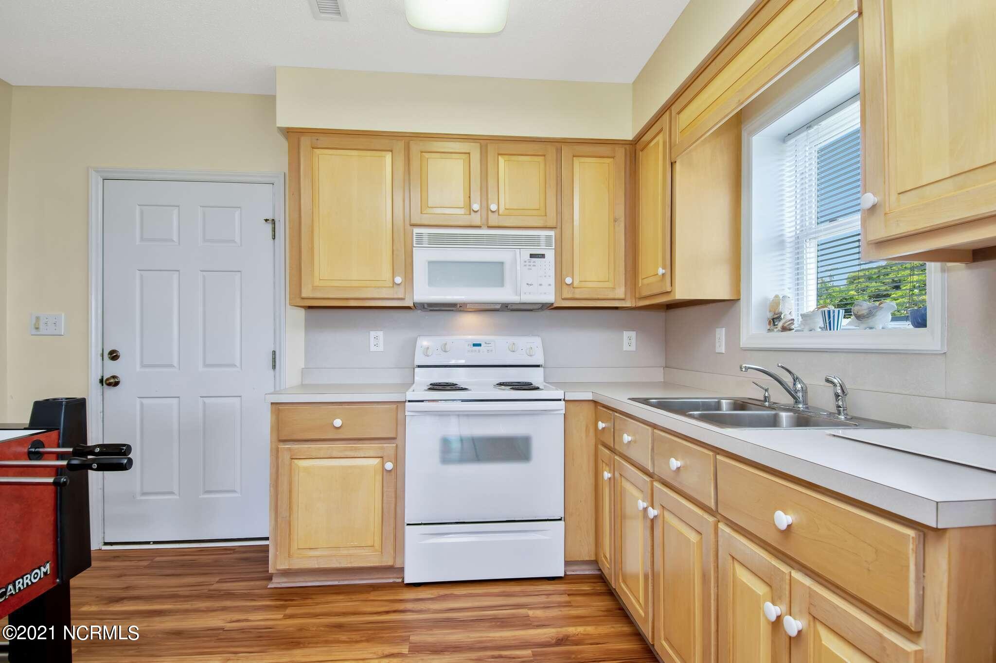 5419 Emerald Drive Emerald Isle, NC 28594 - Photo 33 of 40 33