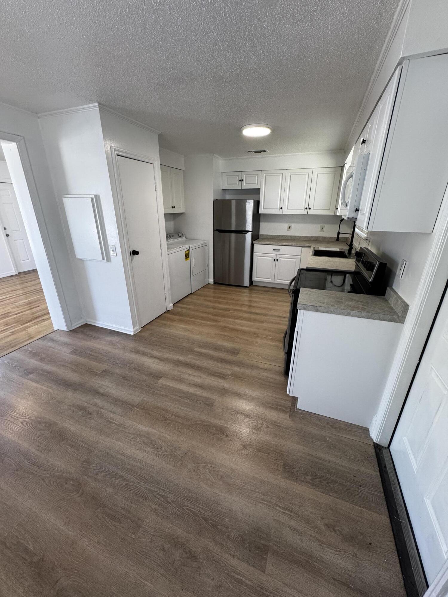 1464 West 32nd Street Riviera Beach, FL 33404 - Photo 8 of 28 kitchen