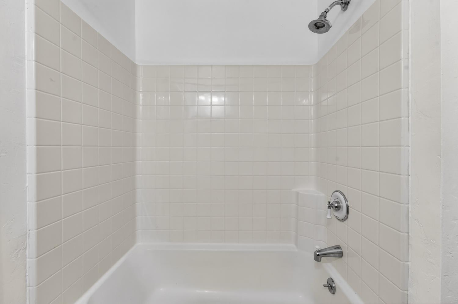 4340 Fairglade Road Placerville, CA 95667 - Photo 28 of 42 a close up of a bathtub