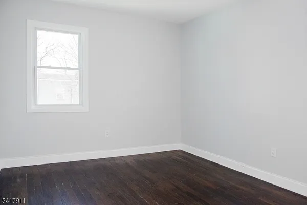 $2,500 | 52 Smith Street, Unit 2, Newark, NJ 07106