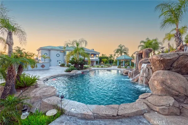 a view of a backyard with a building