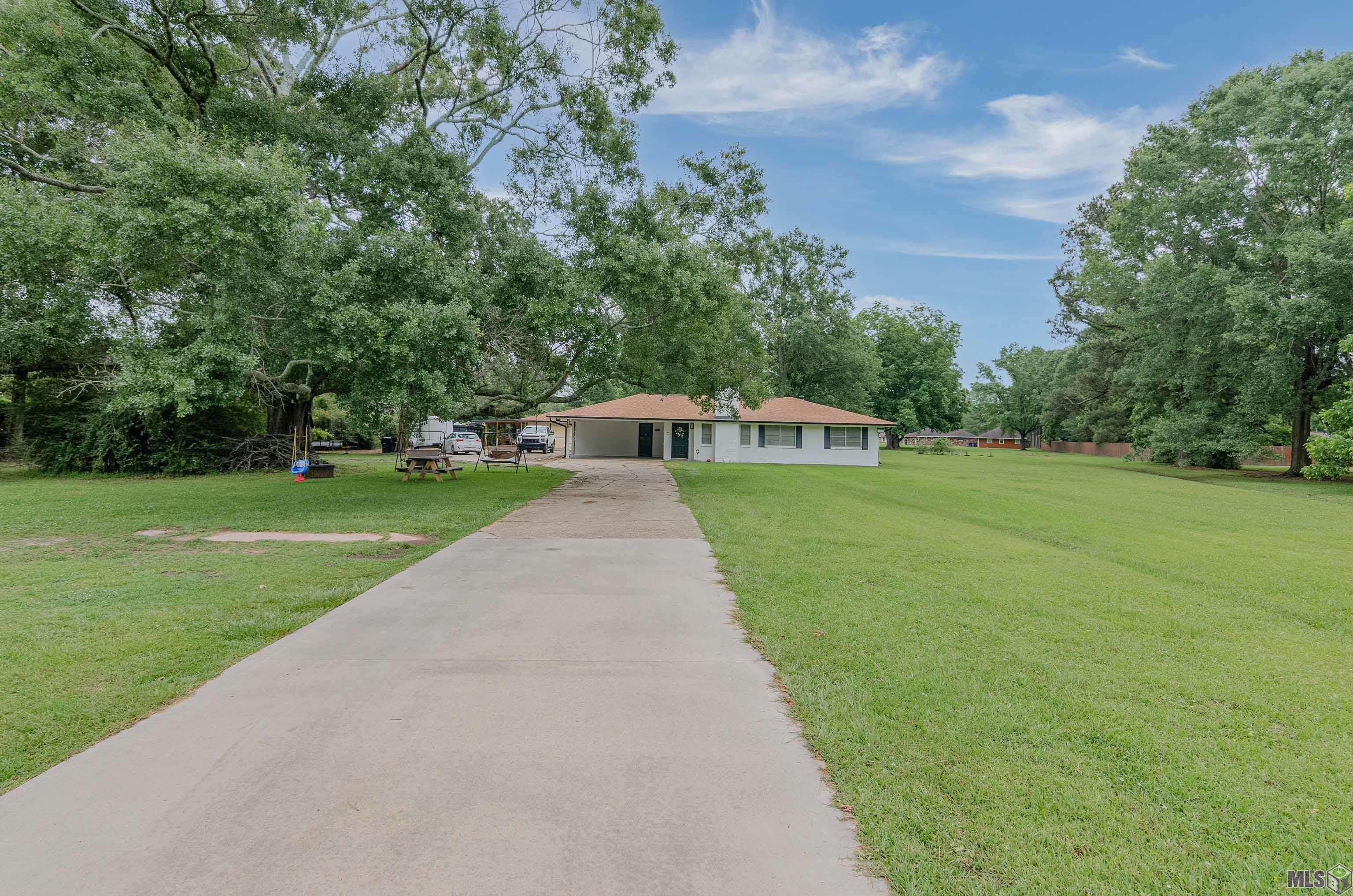 9448 Foster Road Baton Rouge, LA 70811 - Photo 2 of 23