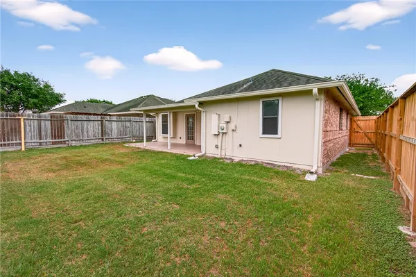 $2,000 | 8001 Rock Crest Drive, Corpus Christi, TX 78414