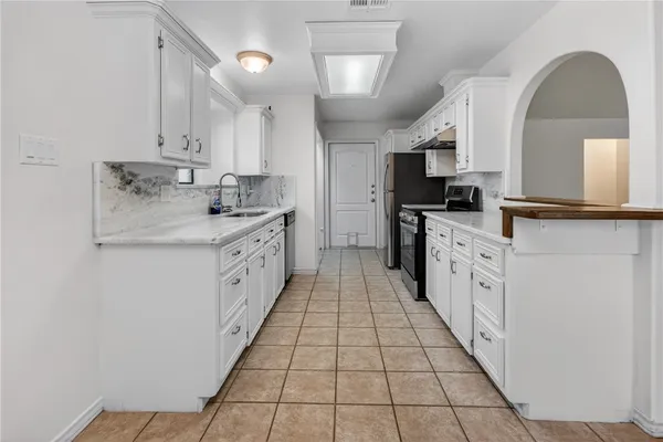 $2,000 | 8001 Rock Crest Drive, Corpus Christi, TX 78414