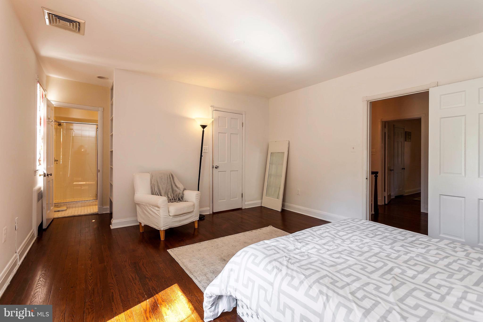 5508 Kemper Road Baltimore, MD 21210 - Photo 15 of 27 Master bedroom