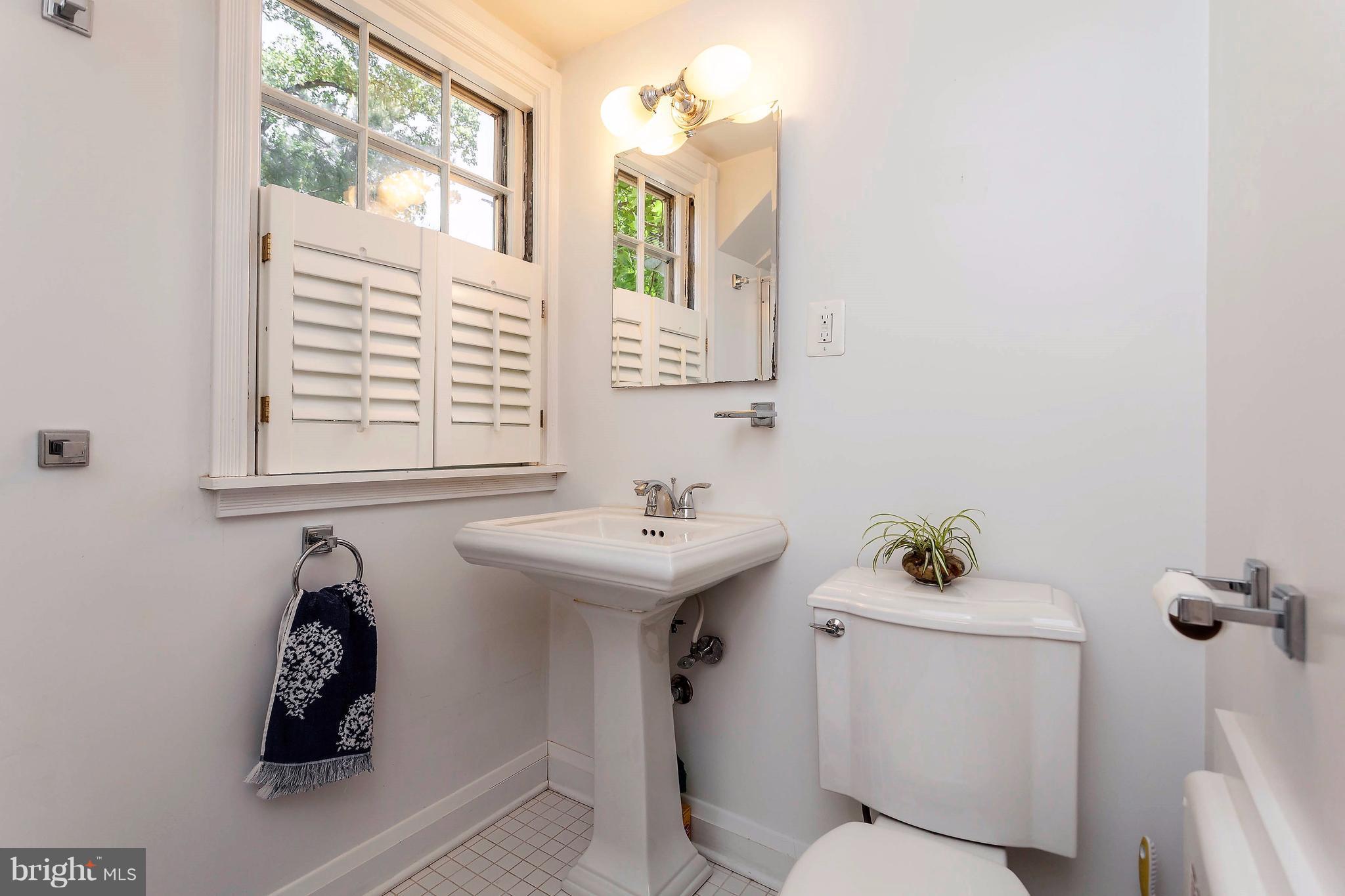 5508 Kemper Road Baltimore, MD 21210 - Photo 23 of 27 Bath