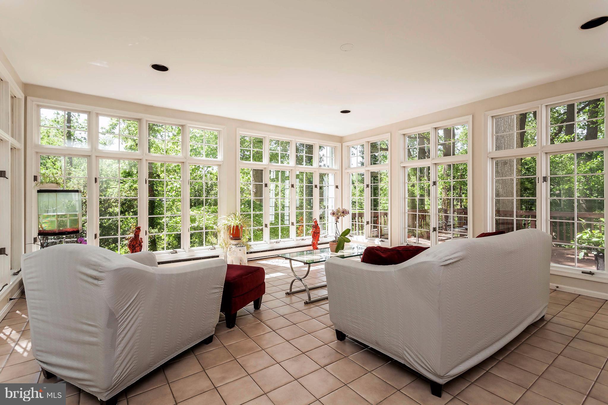 5508 Kemper Road Baltimore, MD 21210 - Photo 10 of 27 Sun room