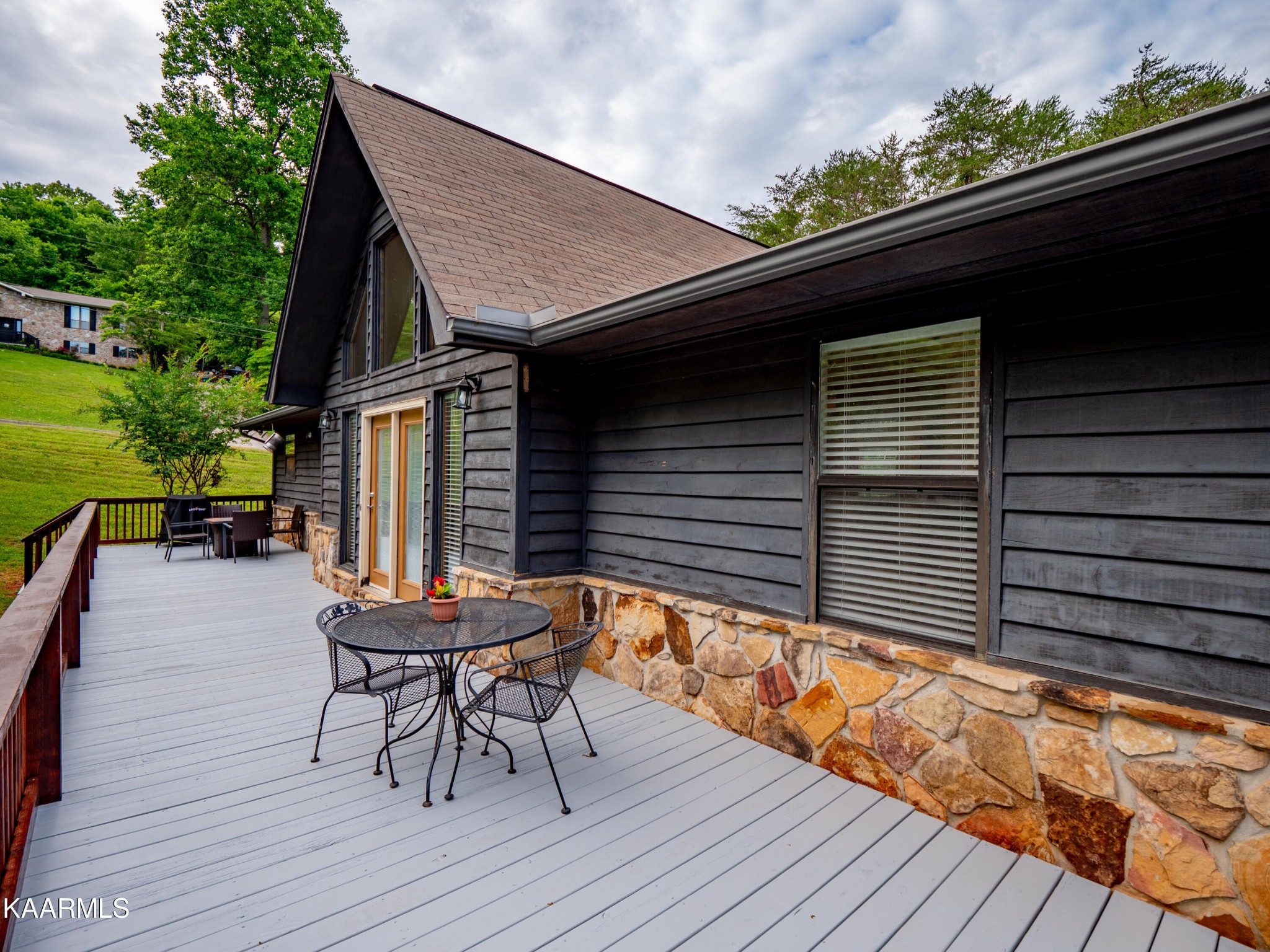 3425 Shagbark Road Powell, TN 37849 - Photo 4 of 46