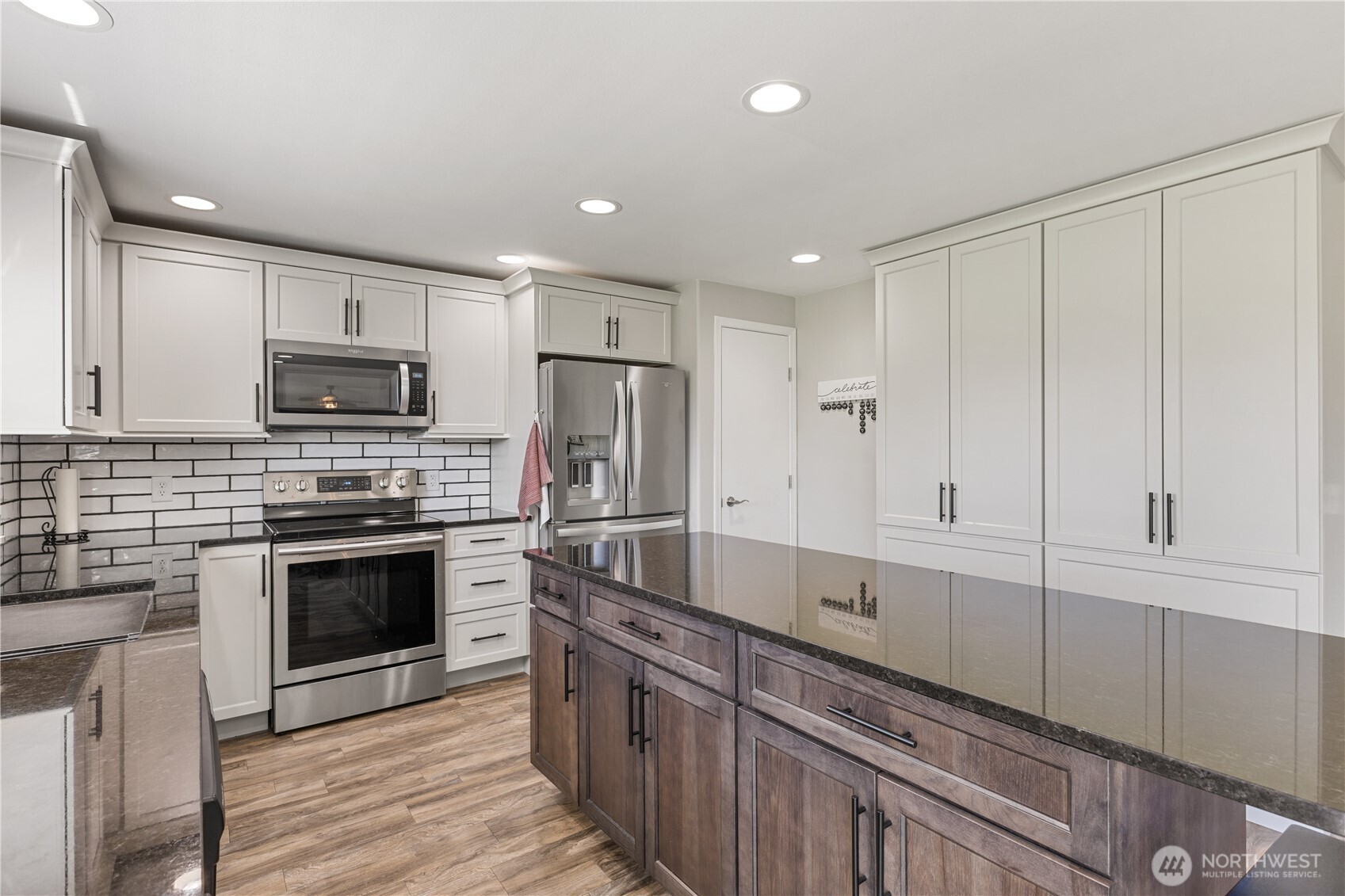 11389 Thompson Road Northeast Moses Lake, WA 98837 - Photo 9 of 40 Gallery Image 9