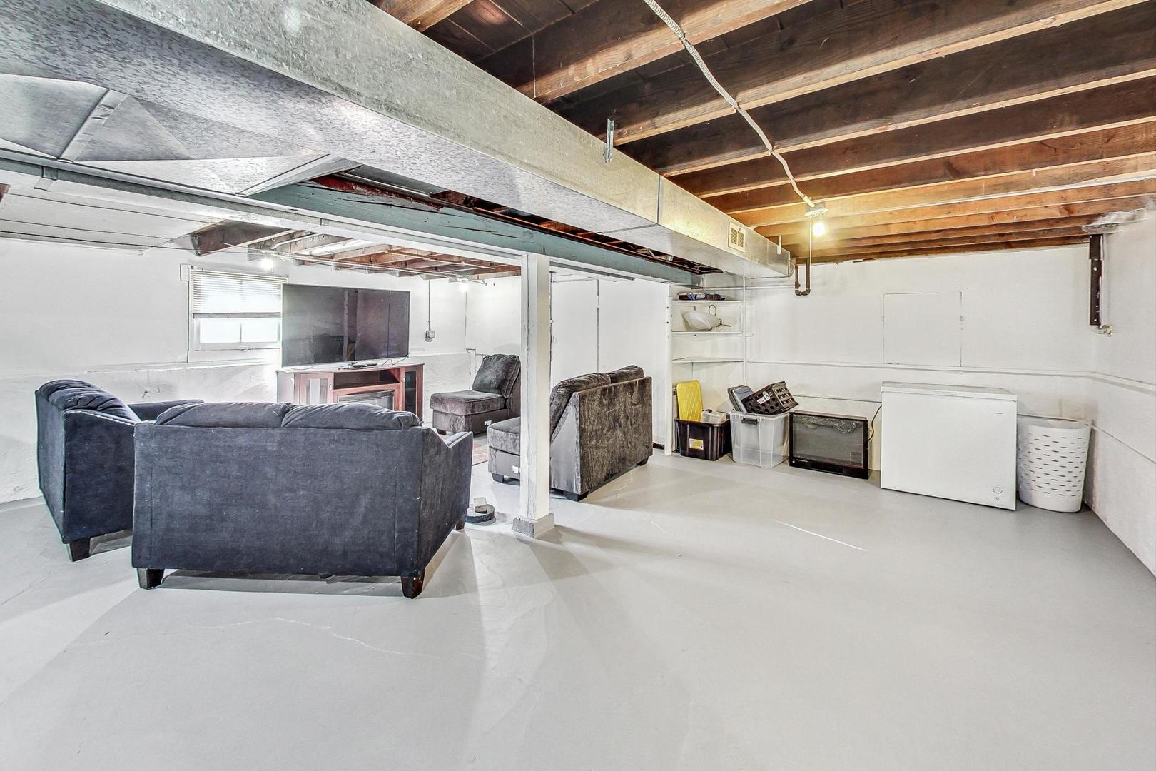 1434 Elgin Avenue Forest Park, IL 60130 - Photo 21 of 35 a view of a storage in a room