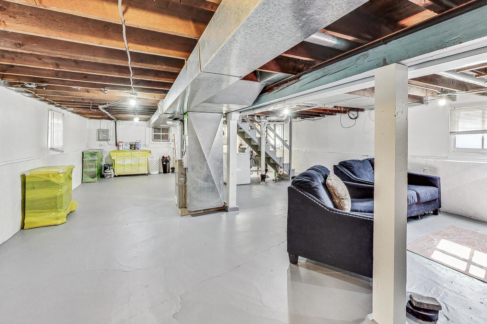 1434 Elgin Avenue Forest Park, IL 60130 - Photo 22 of 35 a view of a room with gym equipment