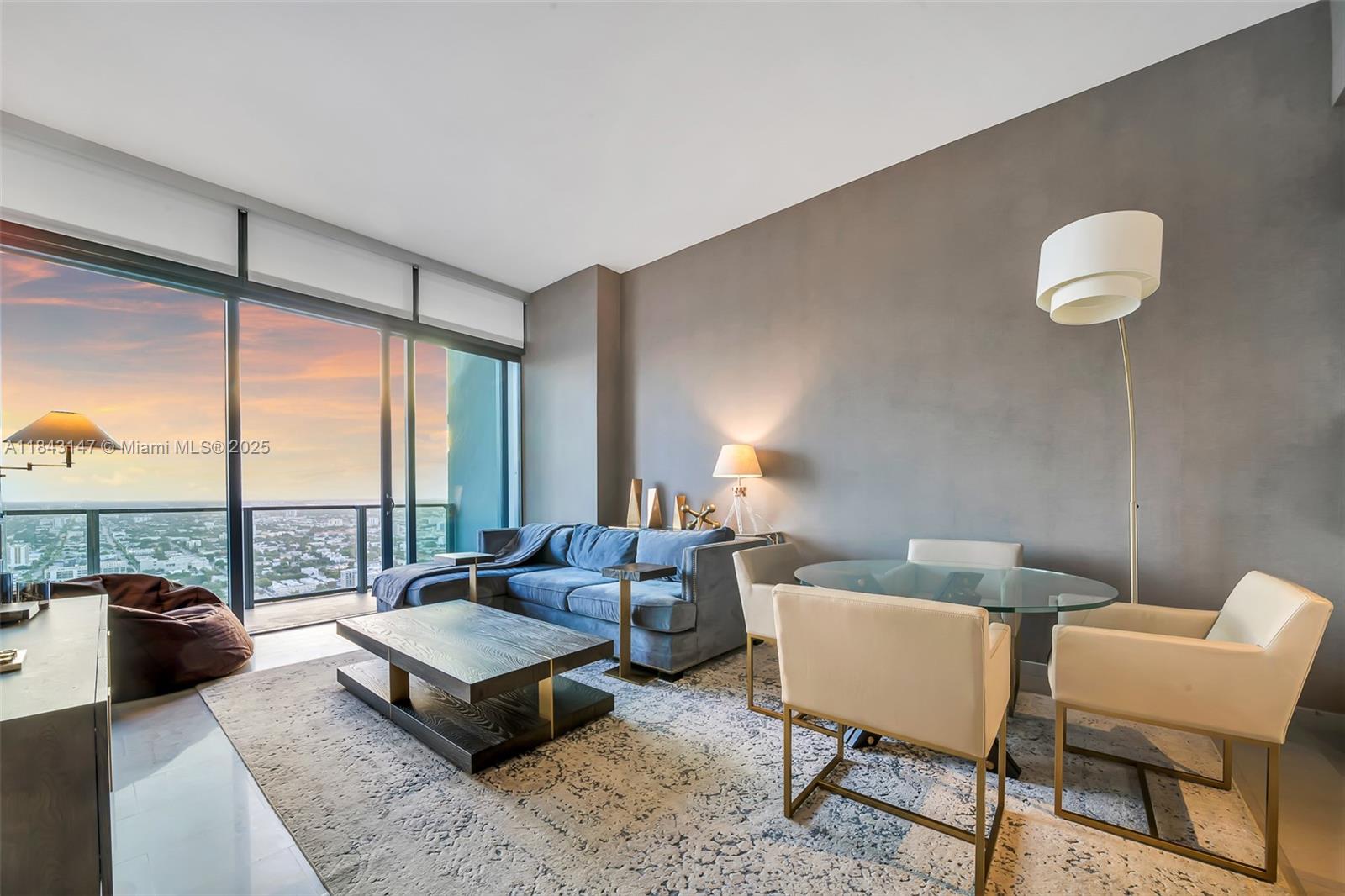 88 Southwest 7th Street, Unit 4006 Miami, FL 33130 - Photo 2 of 22 a living room with furniture