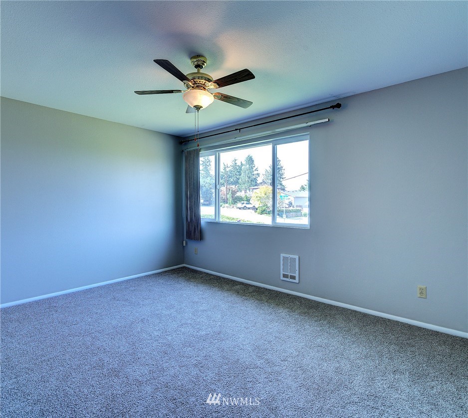 335 Heather Road, Unit 308 Everett, WA 98203 - Photo 11 of 15