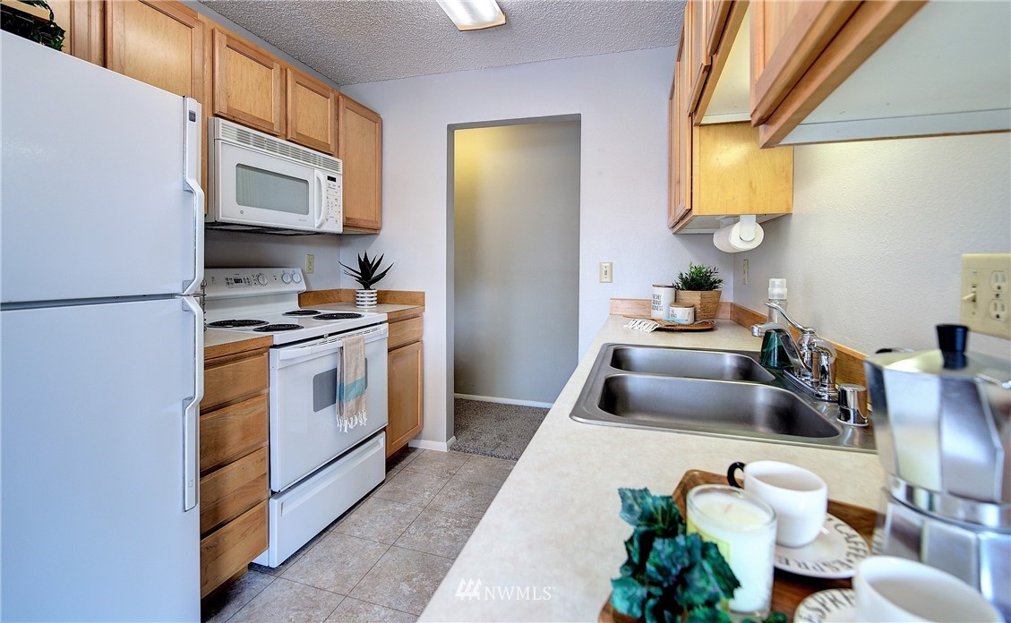 335 Heather Road, Unit 308 Everett, WA 98203 - Photo 8 of 15