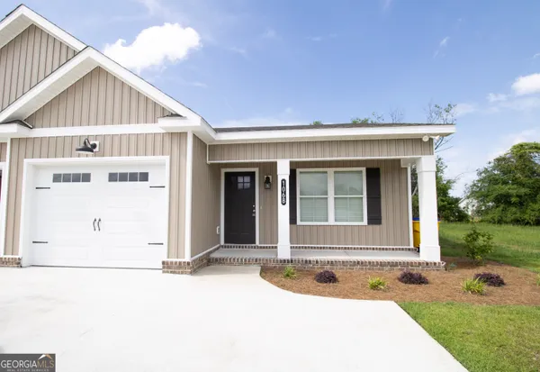 $1,775 | 106 Woodsedge Drive, Unit B, Brooklet, GA 30415