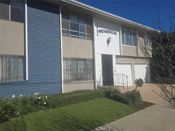 $2,700 | 1525 2nd Street, Unit 12, Long Beach, CA 90802