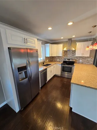 $2,700 | 1525 2nd Street, Unit 12, Long Beach, CA 90802