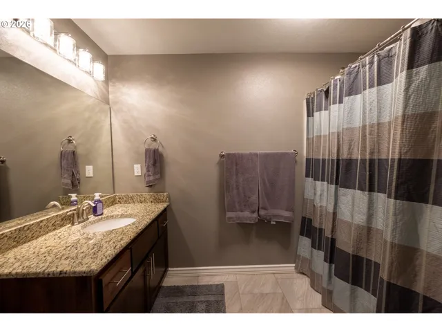 $675,000 | 786 North View Drive, Winchester, OR 97495