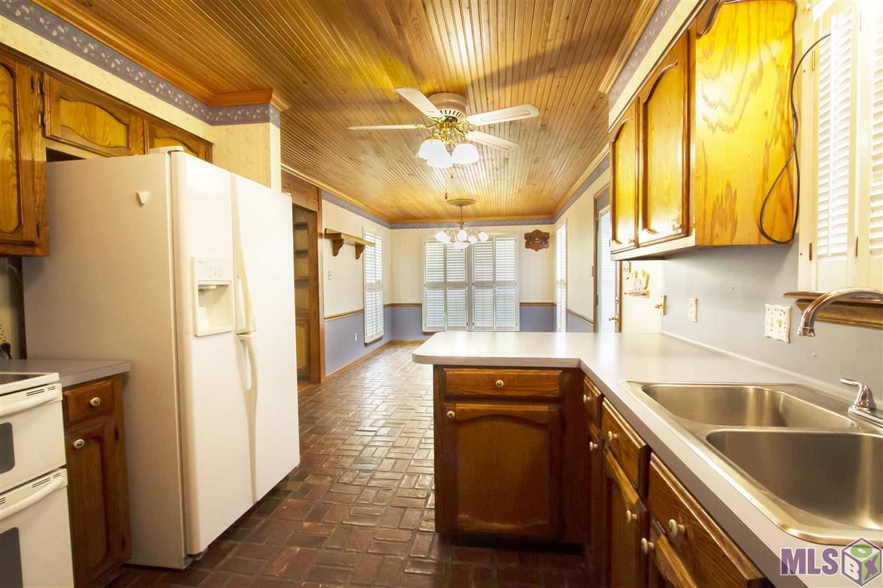 21010 Cullen Road Denham Springs, LA 70726 - Photo 3 of 20 Kitchen