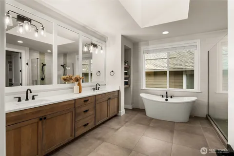 $3,099,950 | 24480 Northeast 19th Place, Sammamish, WA 98074