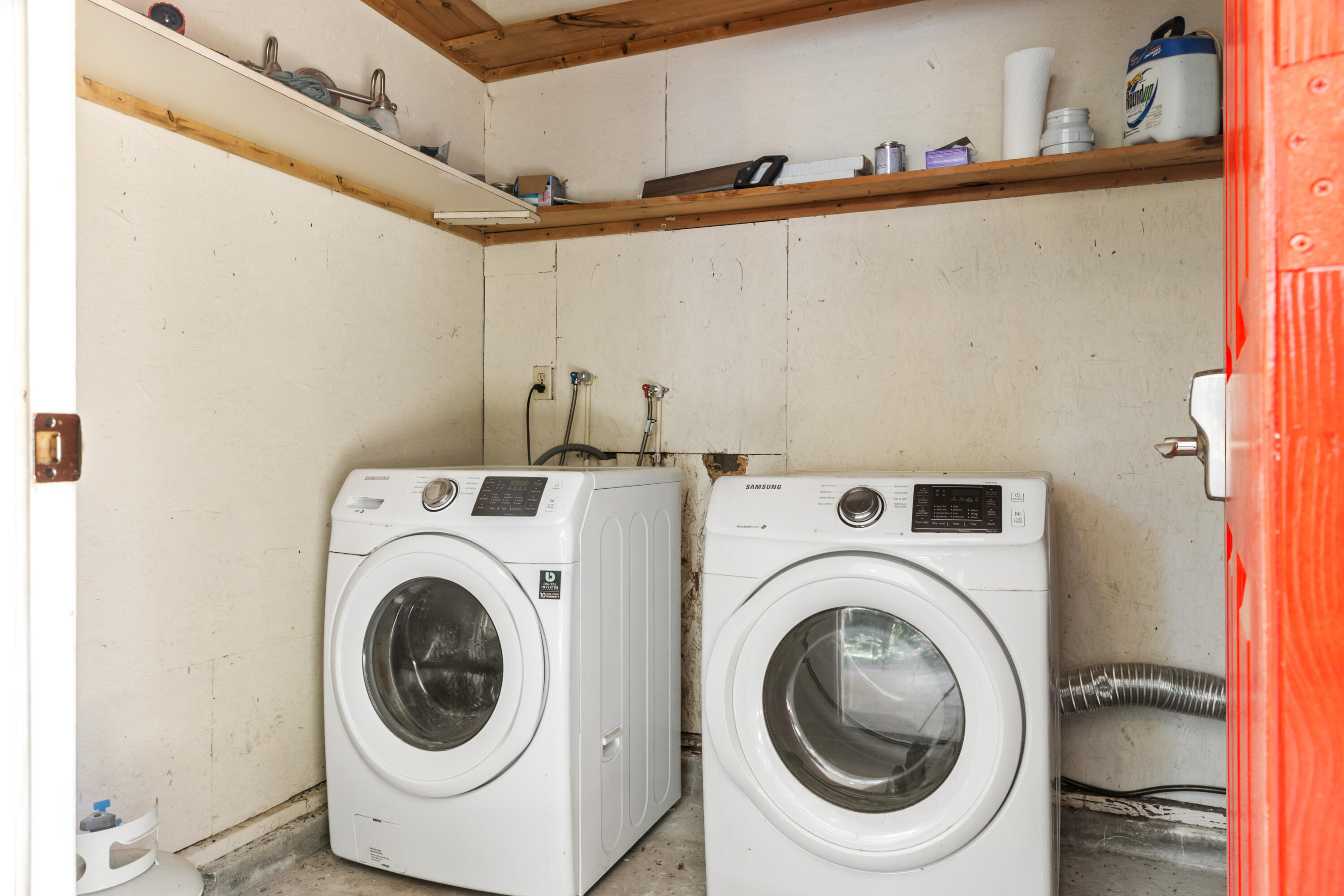882 Savage Road Charleston, SC 29414 - Photo 21 of 30 Laundry/Utility Closet