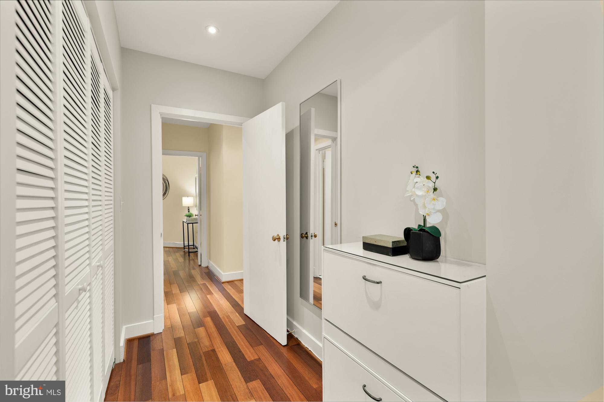 1915 Calvert Street Northwest Washington, DC 20009 - Photo 19 of 41